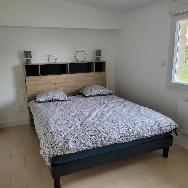 Maison plein pied Trosly-Loire, hotel in Trosly-Loire