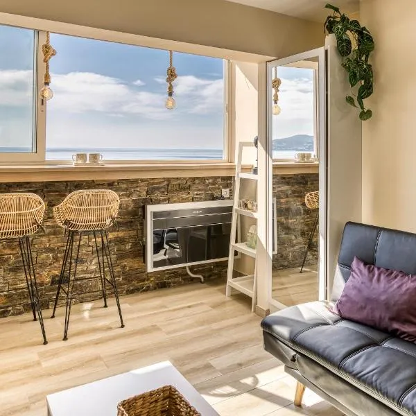 Atic Moon Miami, hotel em Empuriabrava