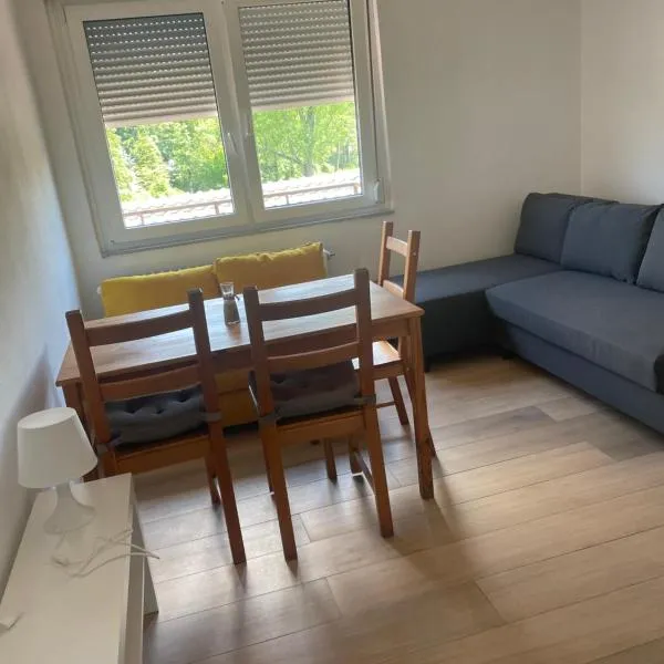 Apartma Škorenjček, hotel in Prestranek