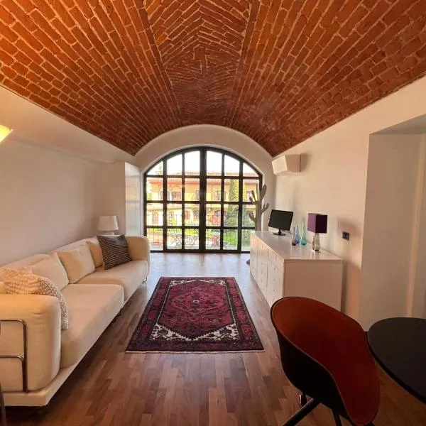 September Suite, hotel in Novara