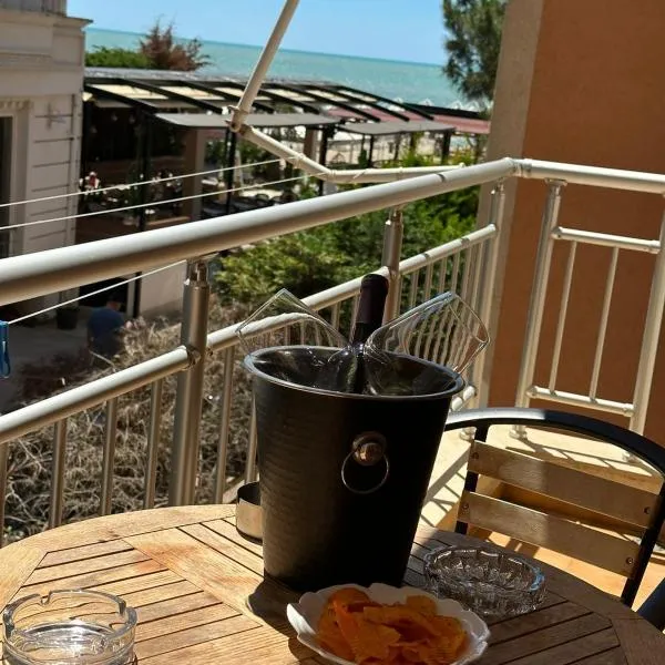Cozy Beach Apartament, hotel v destinaci Golem