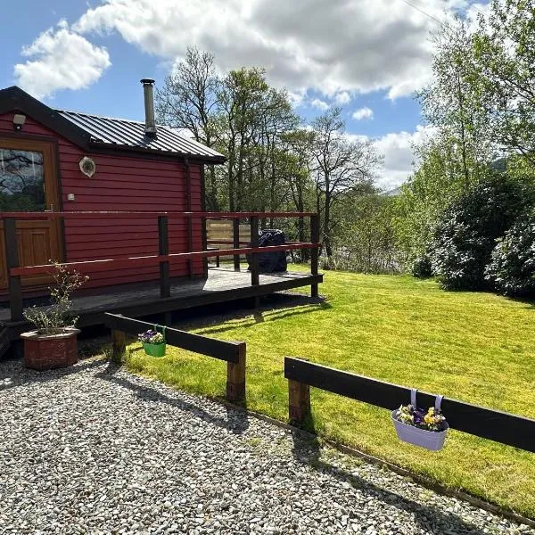 Rashfield Sheilings - Unique Riverside Lodges, hotel v destinaci Dunoon