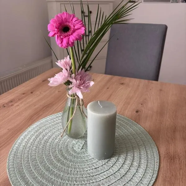 Dorfwohnzimmer Apartment, hotel v destinaci Roggendorf