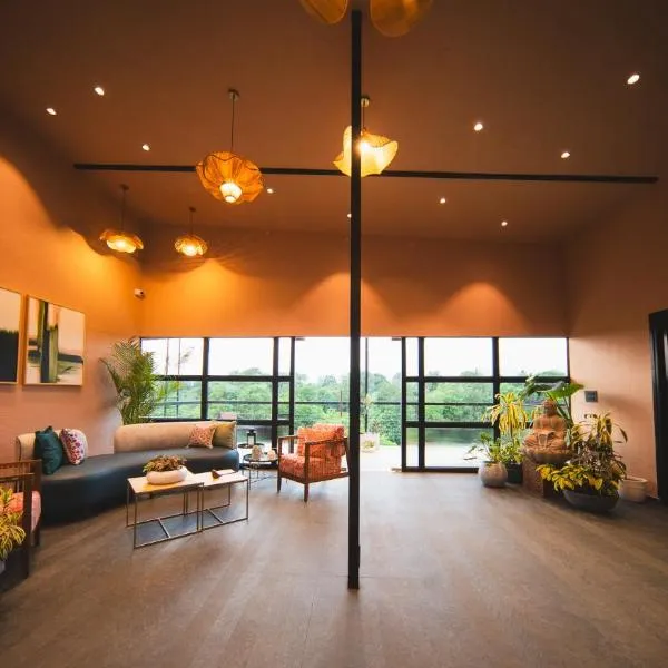 Sage Stays and Trails, ξενοδοχείο σε Zarvar