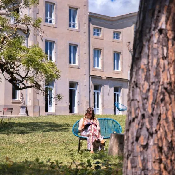 Le Château de La Seigne près de Carcassonne, hotel v destinaci Villemoustaussou