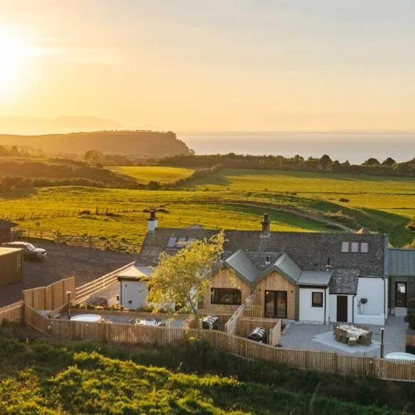 Firth View 1 - Luxury Cottage with Sea View & Hot Tub, Ayr, hotel in Ayr