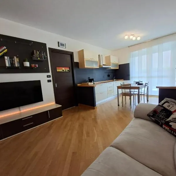 BG House - appartamento con giardino e garage privato, hotell sihtkohas Cuneo
