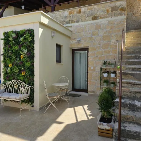 Xenonas Hiliostrofi, hotel in Anoyira