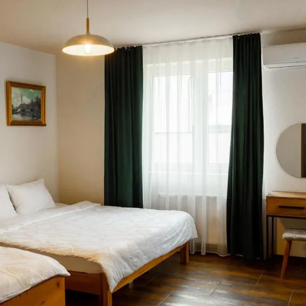 Bujtina Podguri Authentic Stay with Breakfast and Parking, hotel v destinaci Peje