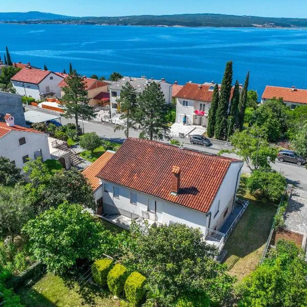 Sea Breeze Studio, hotel v destinaci Dramalj
