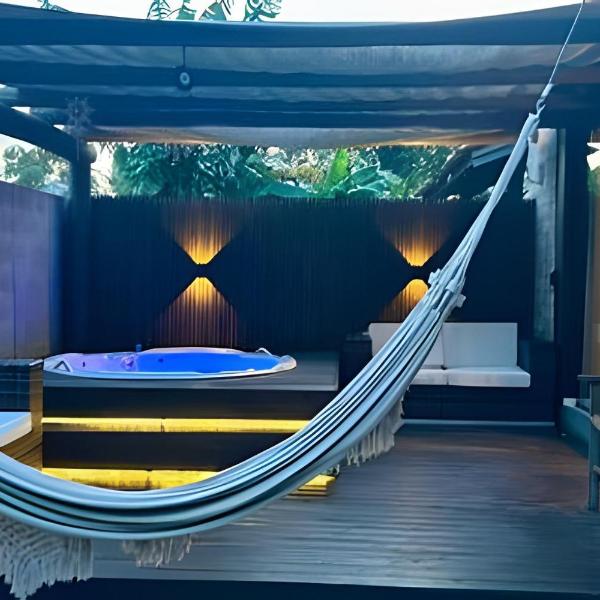 Uma Casa na Praia do Rosa com Jacuzzi - Foto 2