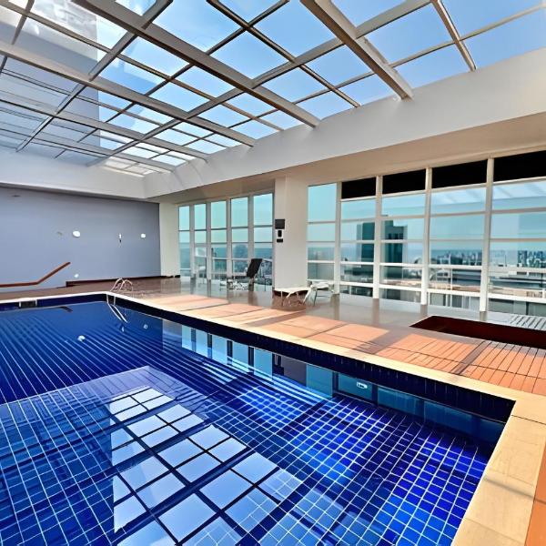 RARiDADE, Studio Batel moderno com piscina - Foto 4