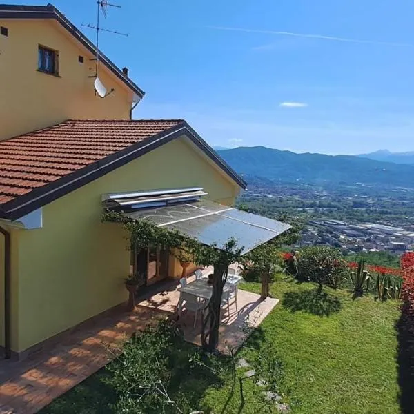 Ca Belvedere, hotel in Follo Alto
