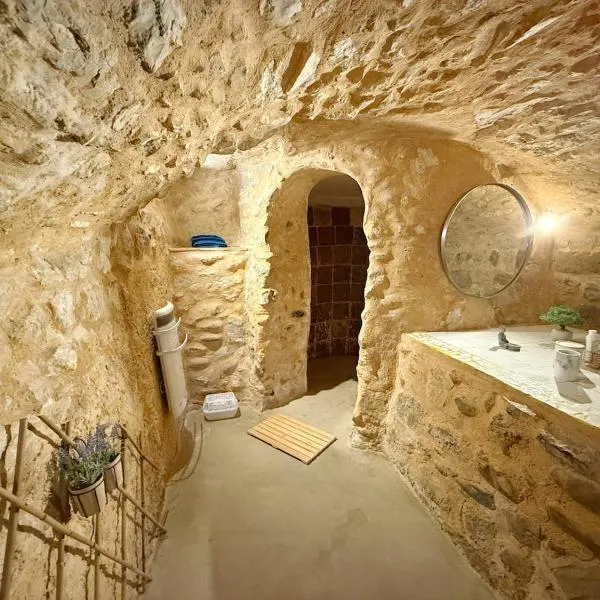 La Grotte Provençale à Sisteron, hotel v destinaci Sisteron