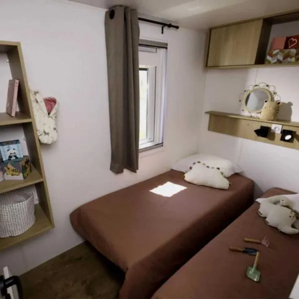 Camping - Piscine - ccbbaah, hotel en Quinson