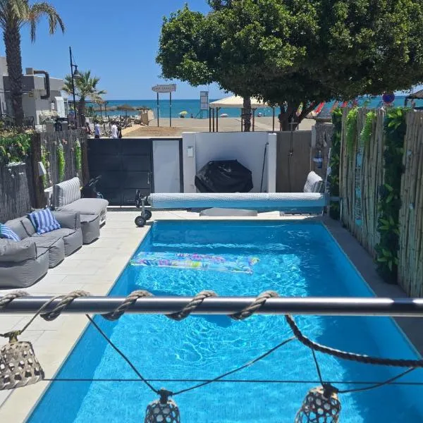 Casa de Almano - Torremolinos direct on beach, hotel v destinaci Torremolinos