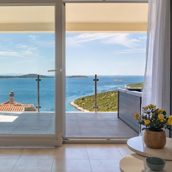 Villa Danijela with private Jacuzzi and parking, hotel v Vinišću