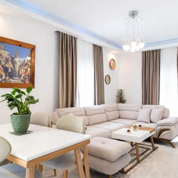 Newcastle House, hotel in Skiathos Town