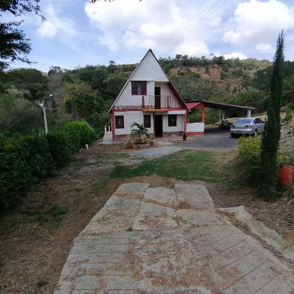 Cabaña Chalet La Lomita, hotel v destinaci San Gil