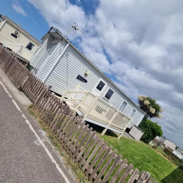 33 Unity Beach Holiday Resort Unity Brean - Centrally Located Pet Stays Free 8 birth 3 bedrooms, hotel di Brean