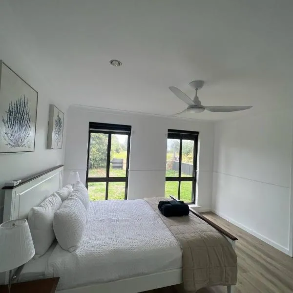 Madora Bay Beach House, hotel in Singleton