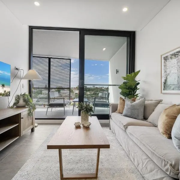 Chic 1-Bed Escape in Fremantle with Parking, hotel in North Fremantle
