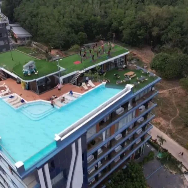 The Blue Mavi Hotel, hotel v destinaci Chalong
