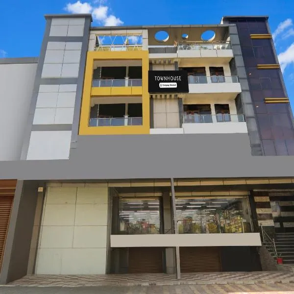 Super Townhouse Awas Vikas Kalyanpur, hotel v destinaci Kaliānpur