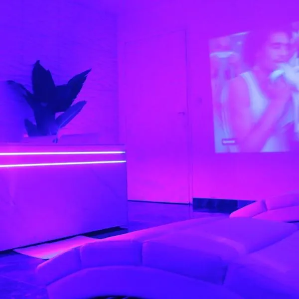 DIMA SUITE Jacuzzi Privatif – hotel w mieście Vedène