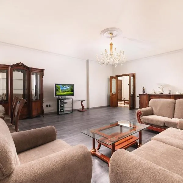 Lux Apartment On Amiryan Street, 2 Bedrooms, 2 Bathrooms, Open Balcony, hotel v Jerevanu