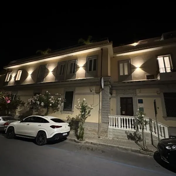 karol rooms، فندق في تروبيا