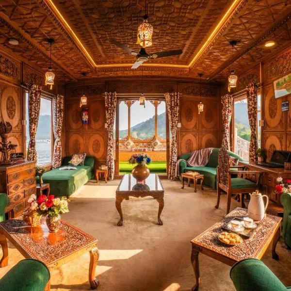 Moustache Houseboat Srinagar, hotel a Srinagar