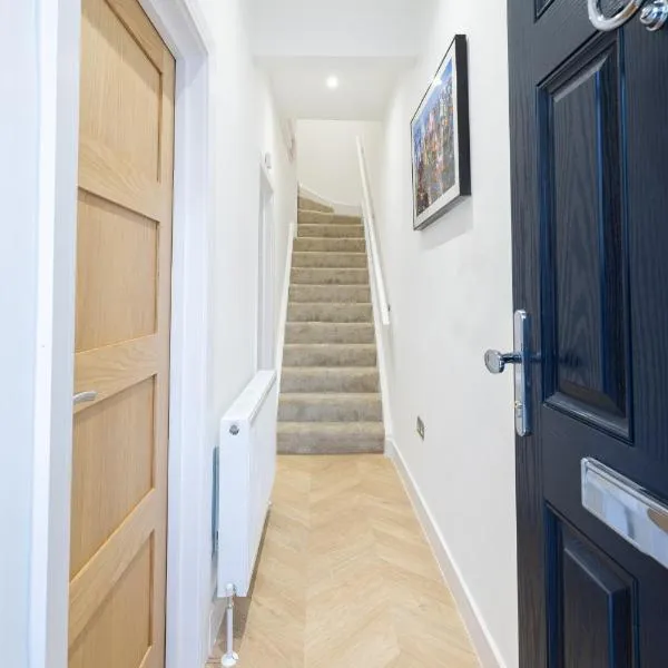 A spacious and modern 4Bedroom house, hotel v destinaci Borehamwood