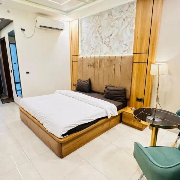 Snooze and Stay Omaxe Hazratganj, hotel v destinaci Lakhnaú