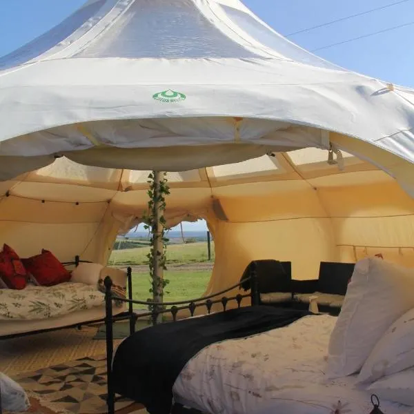 Tal-y-fan farm 6m stargazer tent, hotel v destinaci Bridgend