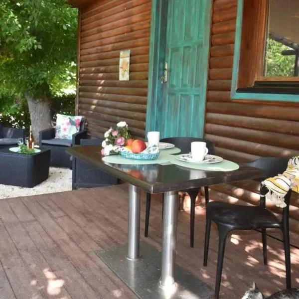 Camping 4 étoiles - Piscine - eehf0d, hotel v destinaci Noves