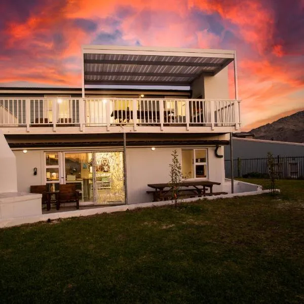 Beautiful family beach cottage!, hotel v destinaci Pringle Bay