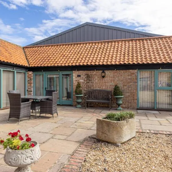 Holton Lodge Holiday Cottages, hotel in Holton le Clay