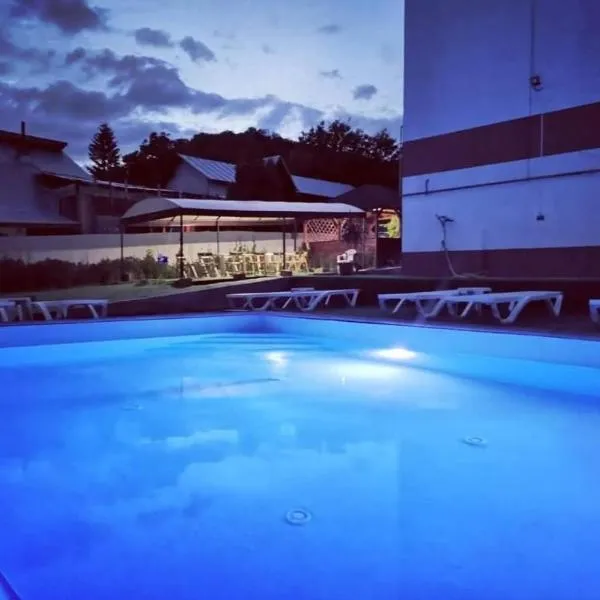 NATALIA Guesthouse & pool, hotel in Sărata-Monteoru