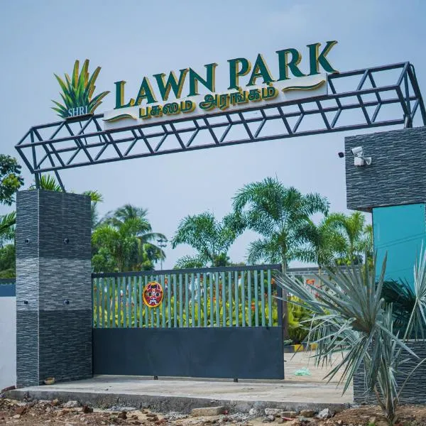 Shri Lawn Park, hotel di Sīrkāzhi