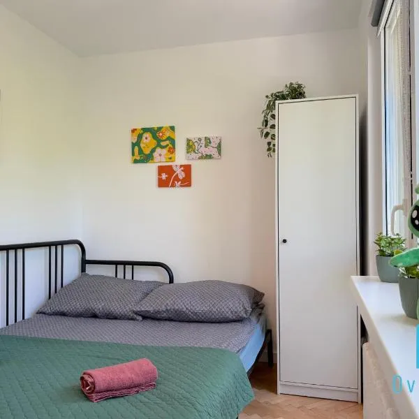 Green Room 2 minutes to City Center Gdynia & Seaside, ξενοδοχείο σε Gdynia