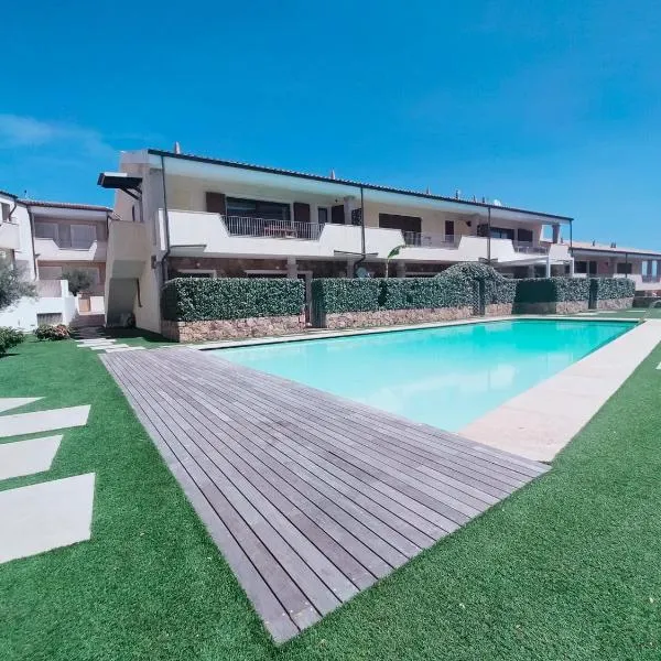 The pool house - Il Gabbiano, hotel in Palau