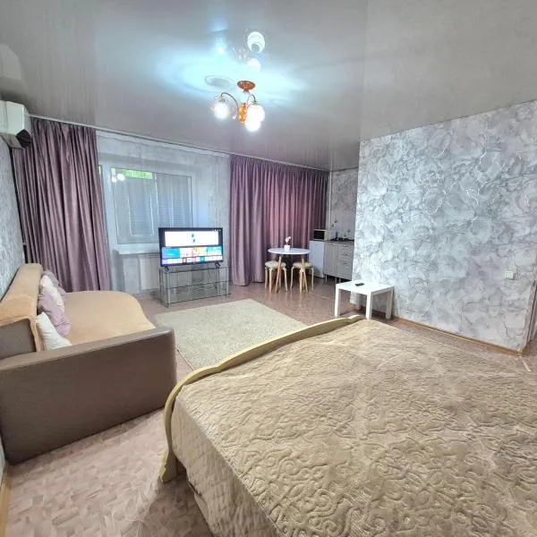 Однокомнатная на улице Алии Молдагуловой, hotel in Uralsk