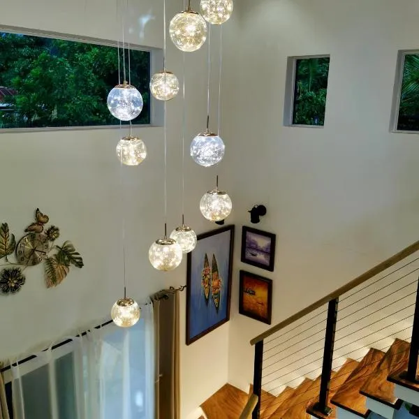 Mt Kanlaon View in a Modern Loft Farmhouse, hotel a Panubigan