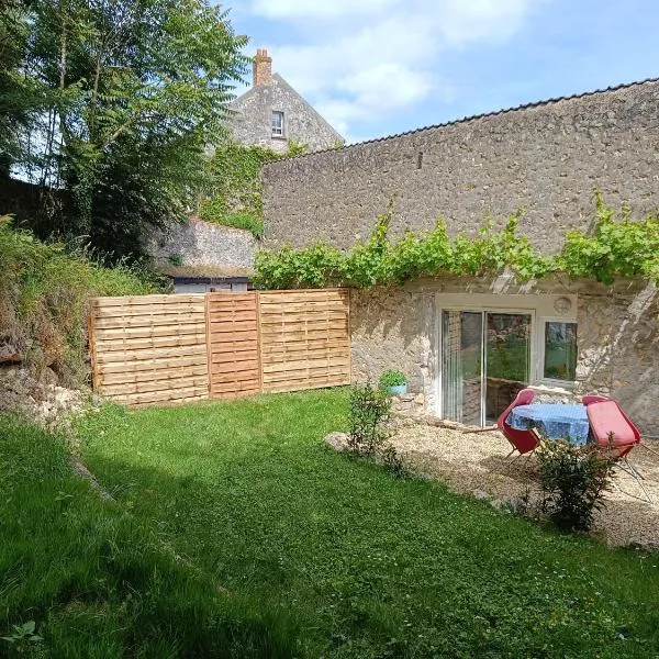 Logement entier dans village calme, hotel in Guillerval
