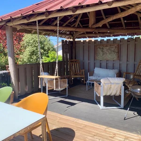 La villa Jeanne- Charmante maison avec très belle terrasse couverte à 10 min du centre de Salies de Bearn, hotel em Lahontan