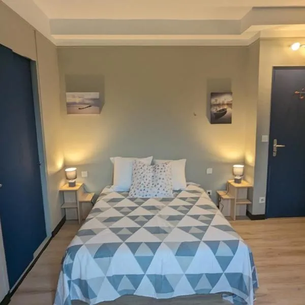 Chambre d'hôtel double, hotel in Lully