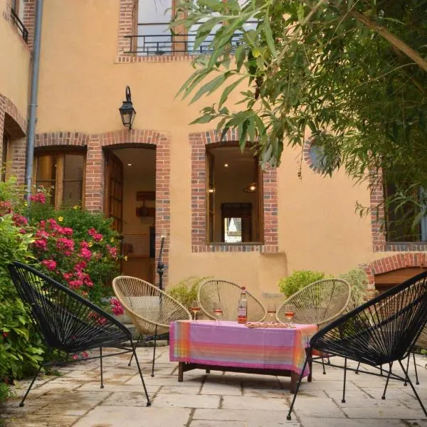 Gite de charme en Sologne, séjour en famille, jardin, rivière, jeux, nature & détente, hotel v destinácii Aubigny-sur-Nère