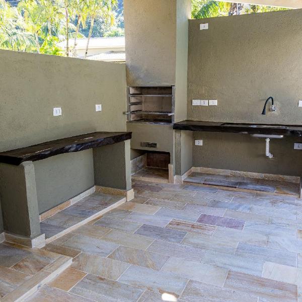 Charmosa casa térrea com piscina | 150m da praia - Foto 3