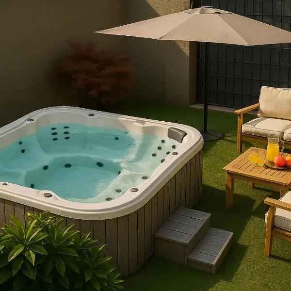 New Modern Apartment in Podstrana With Garden and Jacuzzi, hotel v destinaci Podstrana